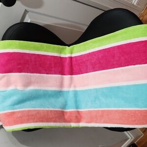 🔹️Juicy Couture 🔹️Pink 6 Feet Striped Multicolor Beach Towel